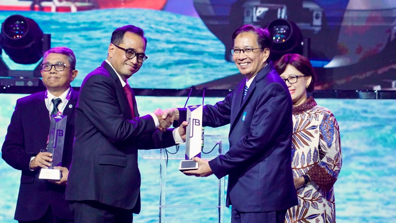 WhatsApp Image 2023-09-29 at 18.29.07 DUKUNG TRANSFORMASI PERHUBUNGAN, ITS RAIH PENGHARGAAN DARI KEMENHUB RI