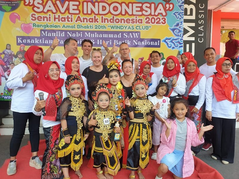 AMAL BHAKTI WINDYAS CLUB BERSAMA SIARINDO MEDIA DIAPRESIASI WISATAWAN MANCANEGARA