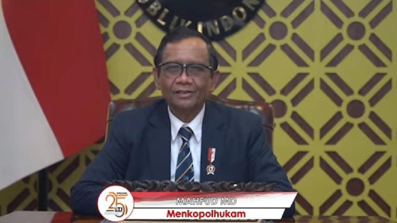 MAHFUD MD: TELEVISI MASIH JADI MEDIA YANG DIPERCAYA, JURNALIS HARUS TETAP PROFESIONAL