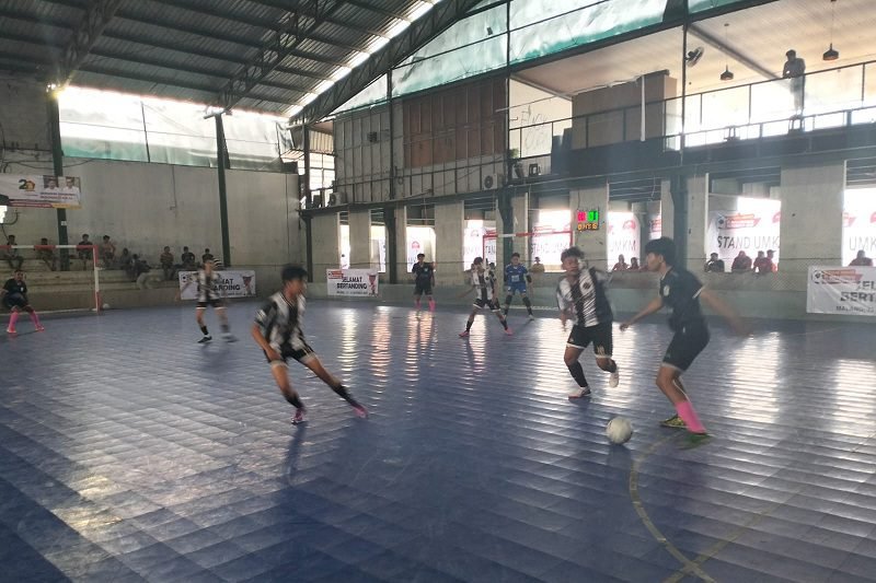 LAGA KEDUA FUTSAL MBOIS PRABOWO CUP, GARASI FC TUMBANGKAN GLORA B
