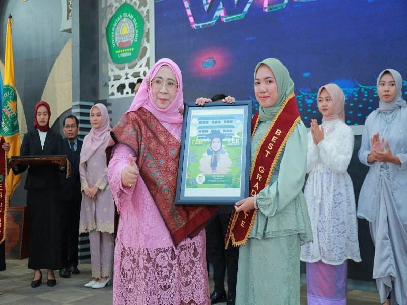 FEB UNISMA LEPAS 255 CALON WISUDAWAN PERIODE KE-71