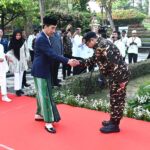 HADIRI APEL HARI SANTRI, PRESIDEN: PEGANG TEGUH SEMANGAT HARI SANTRI HADAPI KONDISI DUNIA SAAT INI