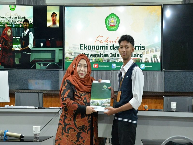 Melepas Irfan Hadeef