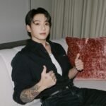 JUNGKOOK BTS PECAHKAN REKOR PENJUALAN ALBUM SOLOIS K-POP TERTINGGI DALAM SEJARAH HANTEO