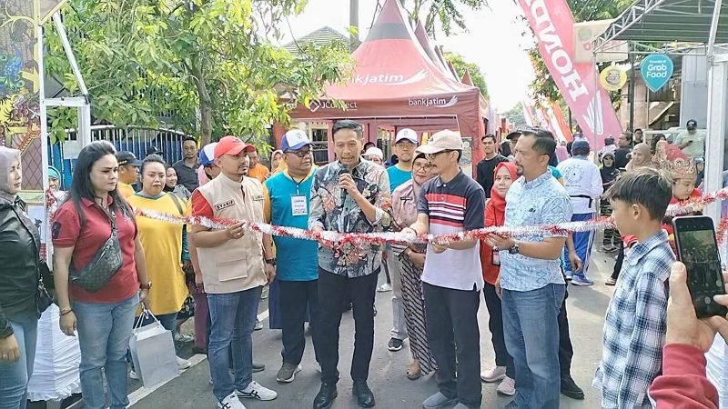 PJ WALI KOTA MALANG RESMIKAN PASAR TEMATIK UMKM KELURAHAN TULUSREJO