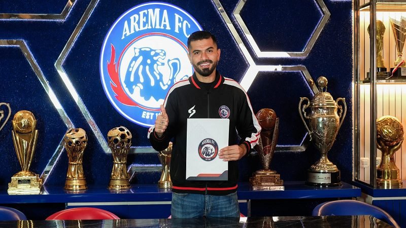 RESMI, AREMA FC PERKENALKAN JULIAN GUEVARA SEBAGAI PEMAIN BARU