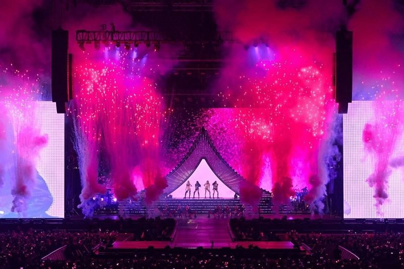 BILLBOARD BAGIKAN DETIL EKSKLUSIF KONSER BLACKPINK: A VR ENCORE