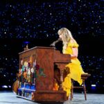 TAYLOR SWIFT BAWAKAN ‘BIGGER THAN THE WHOLE SKY’, DIDEDIKASIKAN UNTUK PENGGEMARNYA YANG MENINGGAL SAAT KONSER