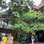 SEMPAT TERTUNDA 1 BULAN, RUMAH PENDIRI AREMA AKHIRNYA DIEKSEKUSI