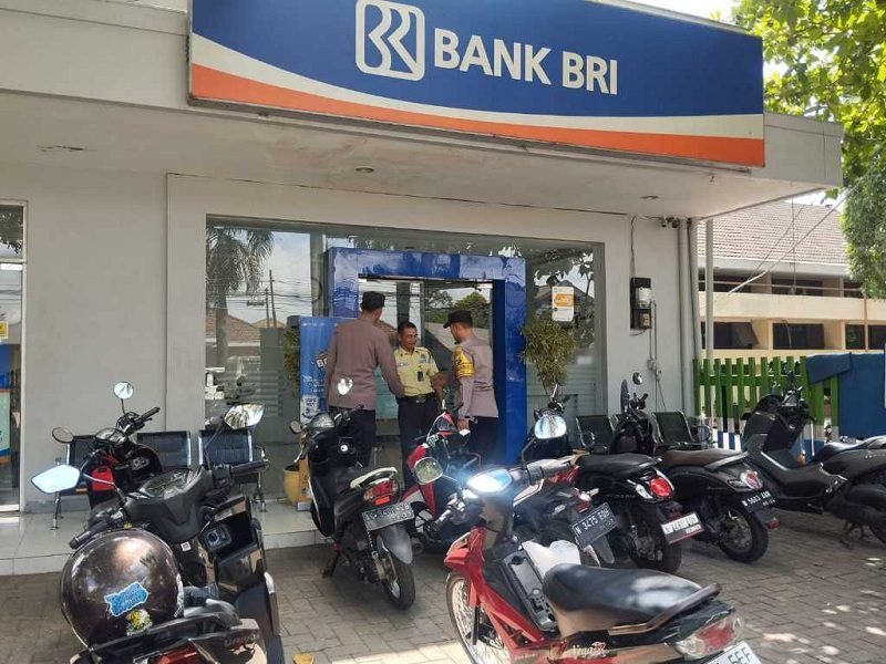 POLRES MALANG INTENSIFIKASI PATROLI, TINGKATKAN KEAMANAN DI SEKTOR PERBANKAN