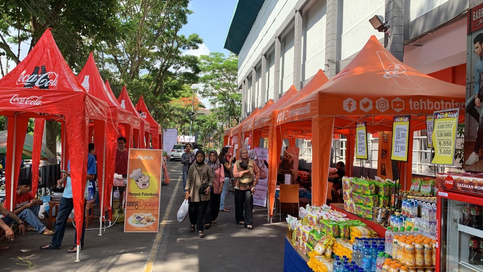 28 TENANT WARNAI EVENT RAMAYANA DAN DISDUKCAPIL KOTA MALANG