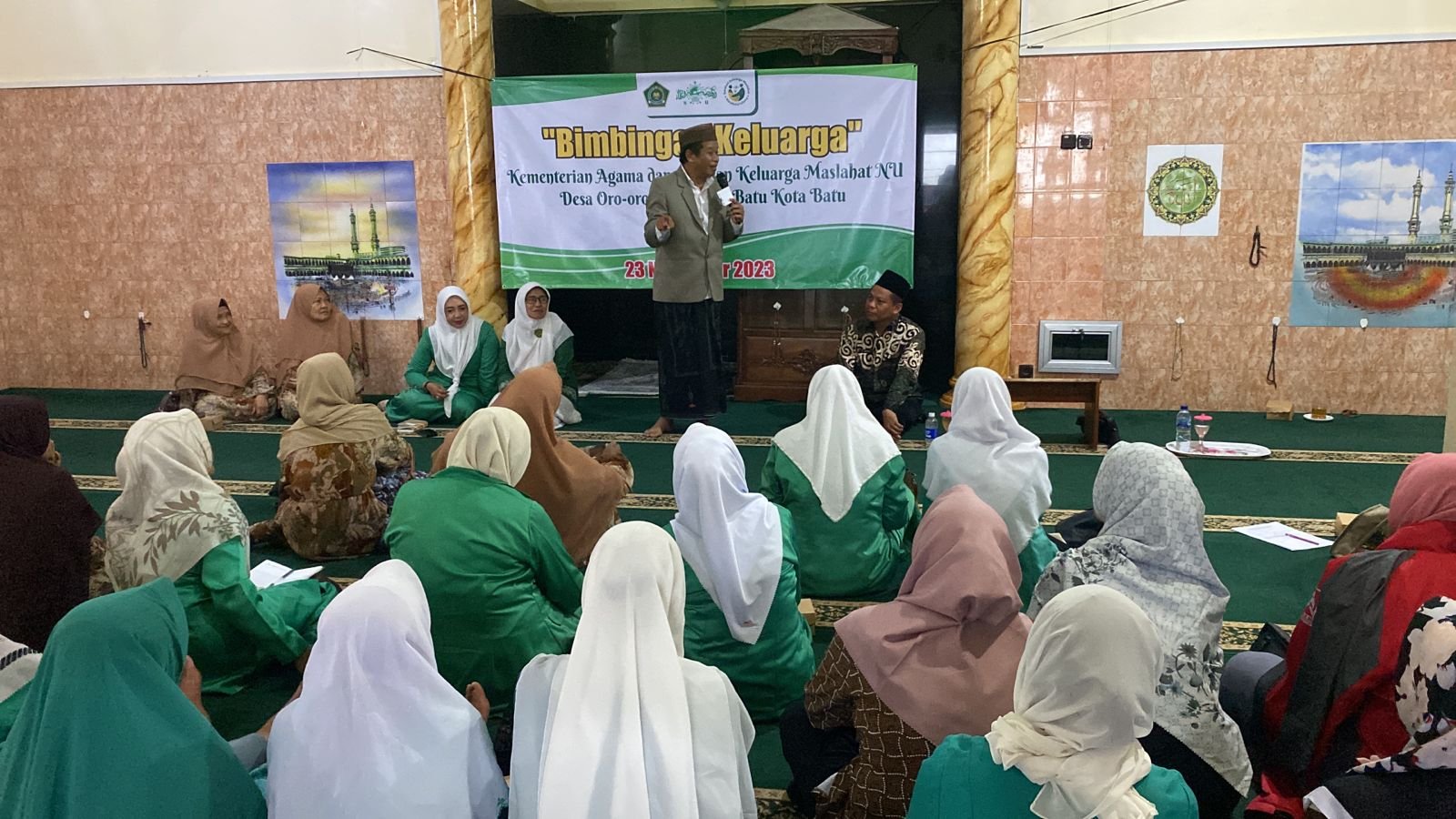 LAPISAN MASYARAKAT DESA ORO-ORO OMBO HADIRI PROGRAM BIMBINGAN KELUARGA