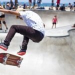 SEJARAH SKATEBOARD, OLAHRAGA HOBI MENANTANG YANG DIGANDRUNGI ANAK MUDA
