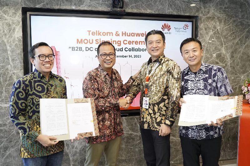 TUTUP 2023, TELKOM-HUAWEI JALIN KERJA SAMA STRATEGIS