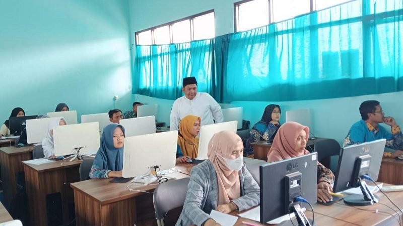TINGKATKAN PISA, KEMENAG LATIH 54.036 GURU MADRASAH LITERASI DAN NUMERASI