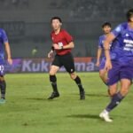 TINGKATKAN KUALITAS PERANGKAT PERTANDINGAN, PSSI PADUKAN WASIT JEPANG DAN INDONESIA