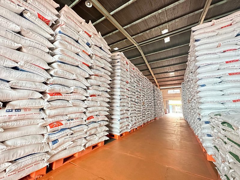 BULOG PASTIKAN STOK BERAS AMAN UNTUK NATARU