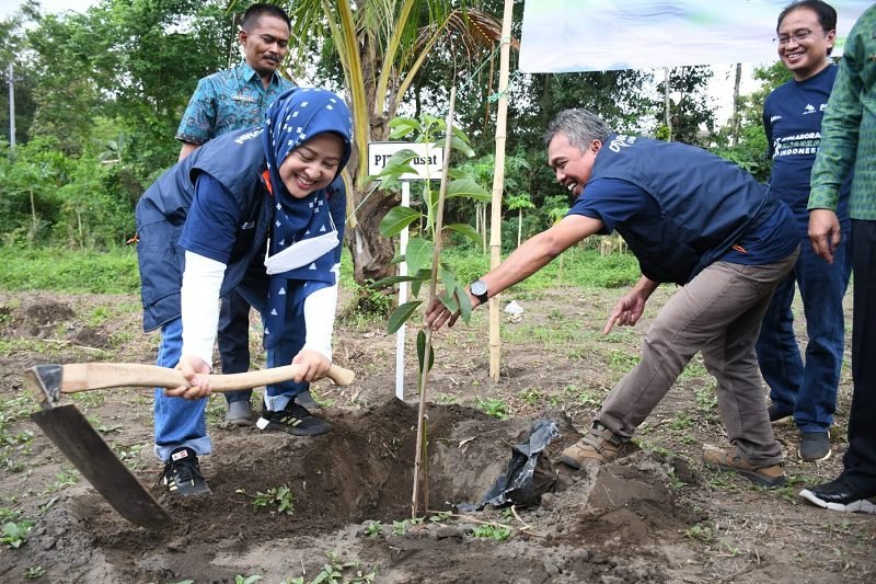 JASA TIRTA I DAN PNM HIJAUKAN BRANTAS HULU DENGAN TANAM 5.750 BIBIT POHON