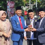 KADO MANIS AKHIR TAHUN, BAZNAS RAIH PENGHARGAAN FILANTROPI TERBAIK