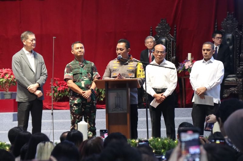 KAPOLRI AJAK UMAT KRISTIANI DOAKAN PERSATUAN INDONESIA TETAP TERJAGA