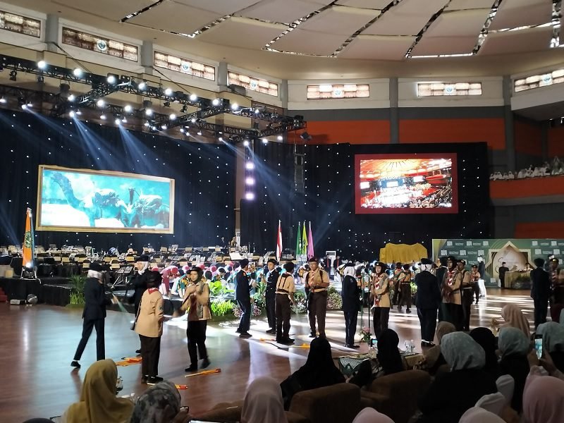 MEGAH, RIBUAN WALI SISWA HADIRI PAGELARAN ORKESTRA SKB 2023 SISMA