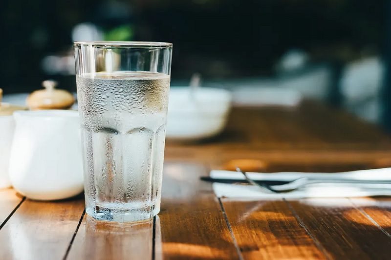 Manfaat minum air mineral