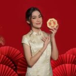 ANTAM LUNCURKAN EMAS BATANGAN SERI IMLEK 2024 DENGAN MOTIF NAGA KAYU DI BAGIAN SISI DEPAN