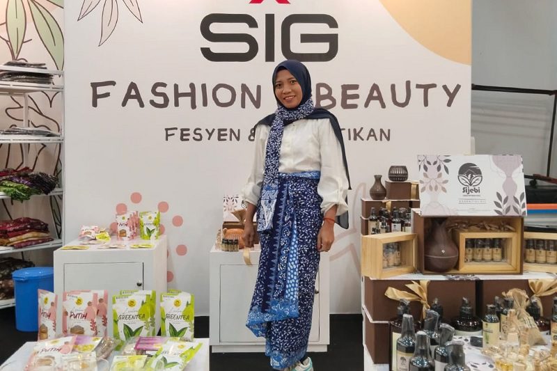 UMMI SALAMAH SUKSES JUAL JAMU ‘AKAR JAWI’ HINGGA KE MANCANEGARA