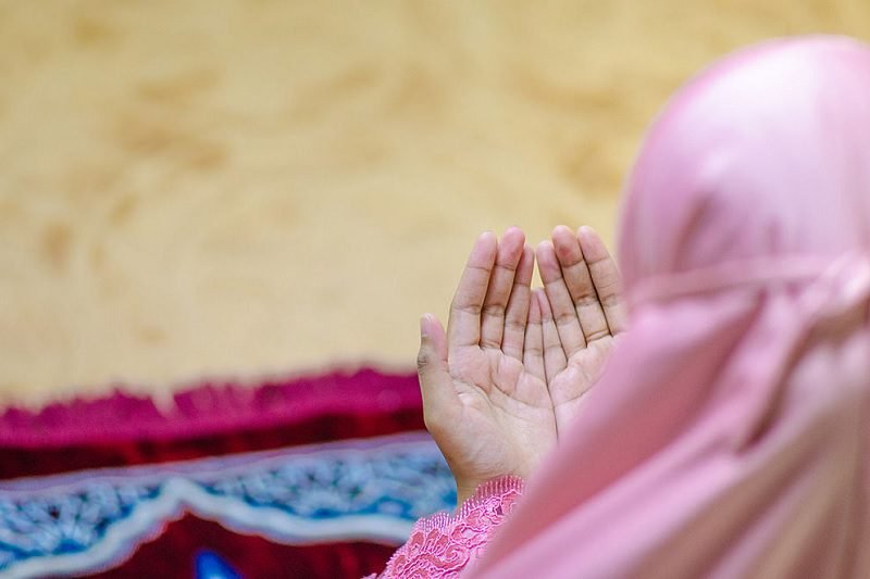 5 DOA YANG DIANJURKAN DIBACA SETELAH SALAT FARDHU