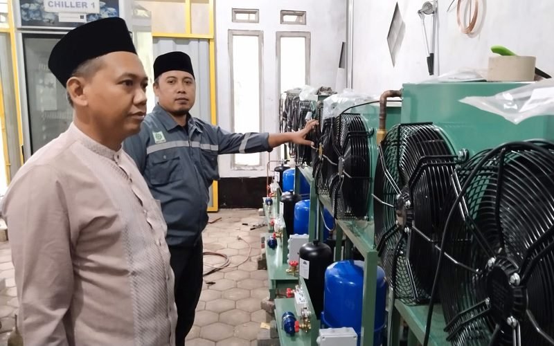 DUA SANTRI KABUPATEN MALANG SUKSES BANGUN INDUSTRI NASIONAL