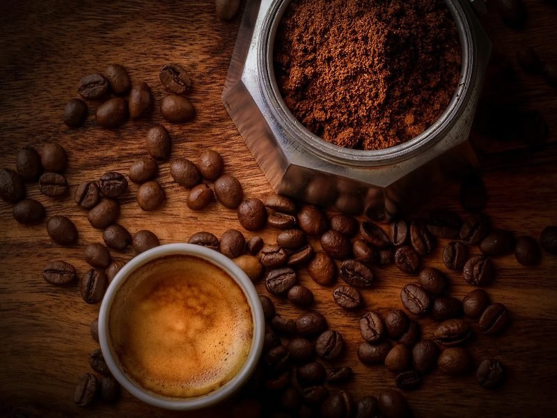 BENARKAH KOPI BISA REDAKAN SAKIT KEPALA? INI PENJELASANNYA