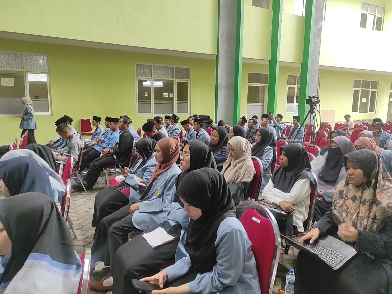 Mahasiswa peserta Festival Ilmiah Santri