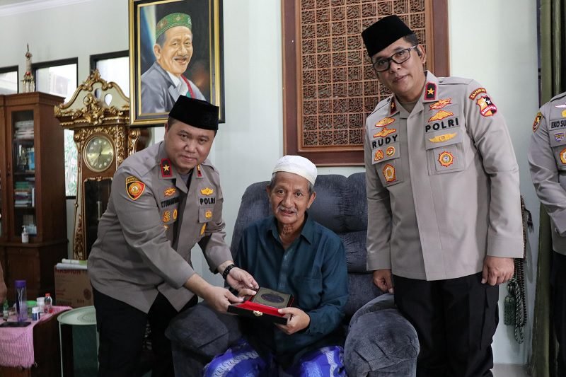 OPS NCS POLRI KUNJUNGI PONPES BUMI SHALAWAT SIDOARJO, GUS ALI DOAKAN PEMILU AMAN DAN DAMAI