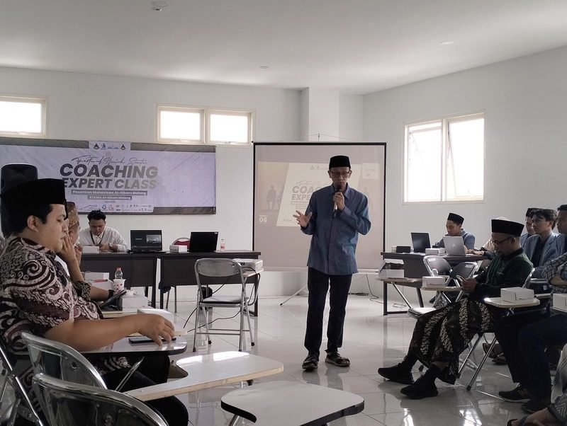 Pesma Al-Hikam Malang PARA PENGUSAHA MUDA BERI MOTIVASI BERWIRAUSAHA PADA SANTRI PESMA AL-HIKAM MALANG