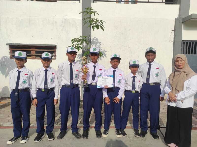 MAHASYA AL BANJARI MTS HASYIM ASY’ARI JUARA LOMBA BANJARI DI HARI AMAL BHAKTI KE-78