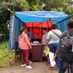 WARGA PAPUA GUNAKAN HAK PILIHNYA DI TENGAH SERUAN KKB UNTUK BOIKOT PEMILU