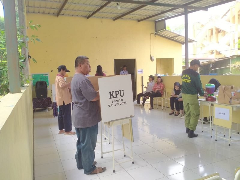 1683-Pemilih di Koak Suara RUMITNYA PEMILU SERENTAK DI INDONESIA