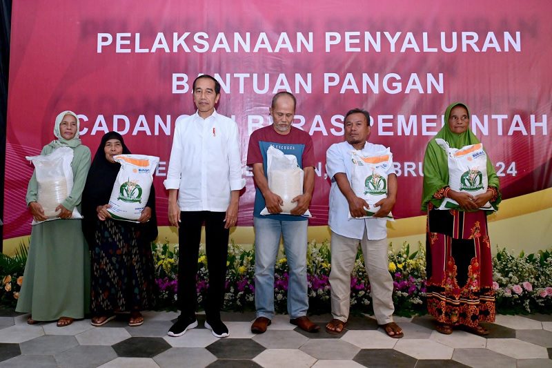 PRESIDEN: BANTUAN PANGAN BULOG SOLUSI HADAPI KENAIKAN HARGA