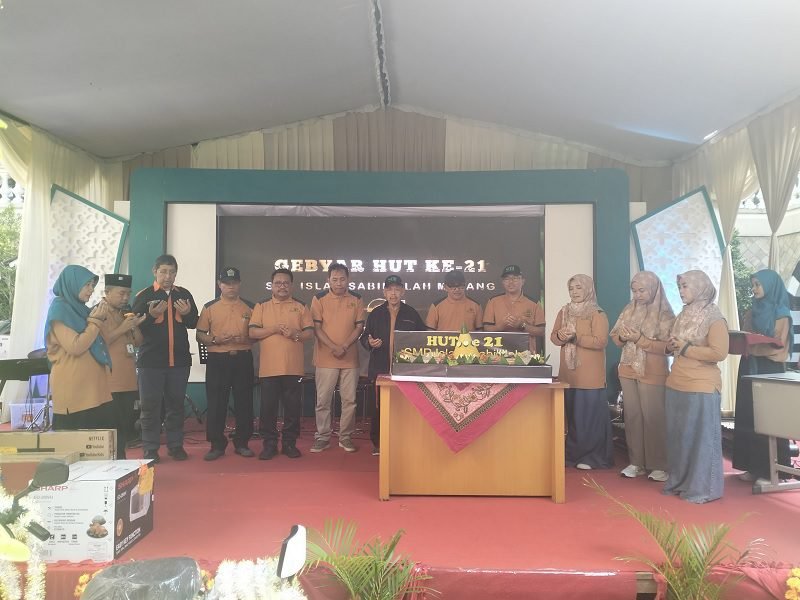 SMP ISLAM SABILILLAH MALANG USUNG SPIRIT SUSTAINABLE INNOVATION DI HARI JADI KE-21