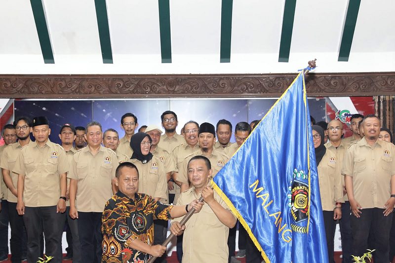 PUNCAK HPN, CAHYONO RESMI DILANTIK SEBAGAI KETUA PWI MALANG RAYA 2024-2027