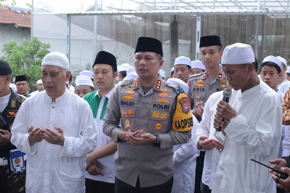 KAPOLRESTA MALANG KOTA HADIRI GROUNDBREAKING ASRAMA AL-HAKIM DAN MONUMEN MASJID PONPES BAHRUL MAGHFIROH