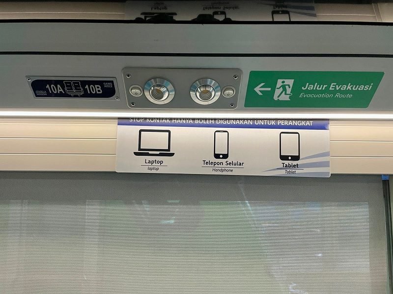 KAI INGATKAN KEMBALI ATURAN PENGGUNAAN STOP KONTAK DI KERETA API