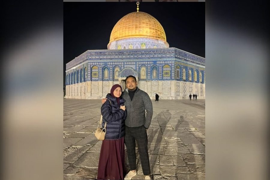 LALUI PERJALANAN BERLIKU, BEBI ROMEO DAN MEISYA SIREGAR TIBA DI AL-AQSA DAN BERDONASI KE WARGA GAZA