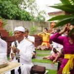 KHIDMAT, IBADAH HARI RAYA KUNINGAN DI PURA KERTHA BUMI BHAYANGKARA SIDOARJO