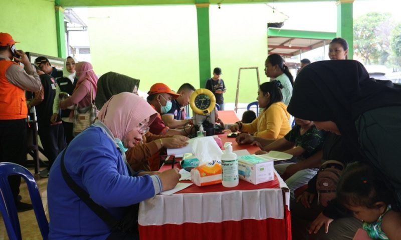 PEMKAB MOJOKERTO SIAPKAN POSKO KESEHATAN DARURAT UNTUK LAYANI WARGA TERDAMPAK BANJIR