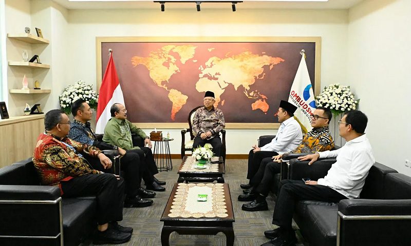 WAPRES MINTA PELAYANAN PUBLIK JANGAN KERJA BIASA-BIASA SAJA