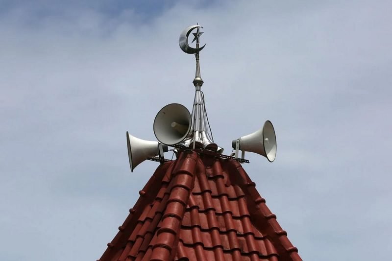 TIDAK ADA LARANGAN GUNAKAN PENGERAS SUARA DI MASJID, INI KETENTUAN LENGKAPNYA