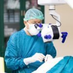 TEKNIK OPERASI KATARAK MODERN DENGAN FAKOEMULSIFIKASI DI RS HERMINA TANGKUBANPRAHU MALANG