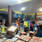 PLN SALURKAN BANTUAN KORBAN TERDAMPAK GEMPA DI BAWEAN