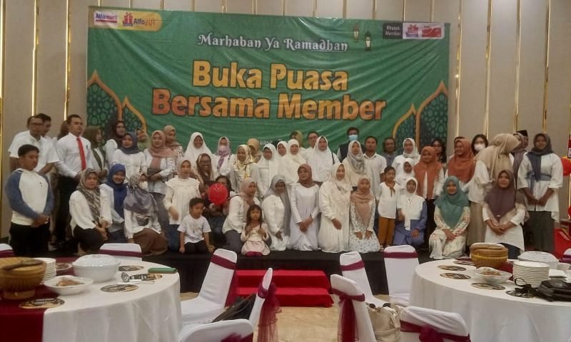 1930-Buka bersama dengan Alfamart Madiun APRESIASI MEMBER LOYAL, ALFAMART AJAK BUKA BERSAMA
